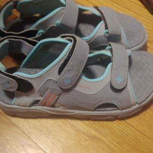 Columbia Kids sandals Size 4